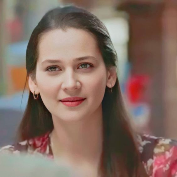 Attractive Eyes Girl with Attitude dps